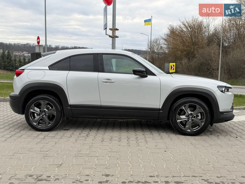 Внедорожник / Кроссовер Mazda MX-30 2020 в Тернополе