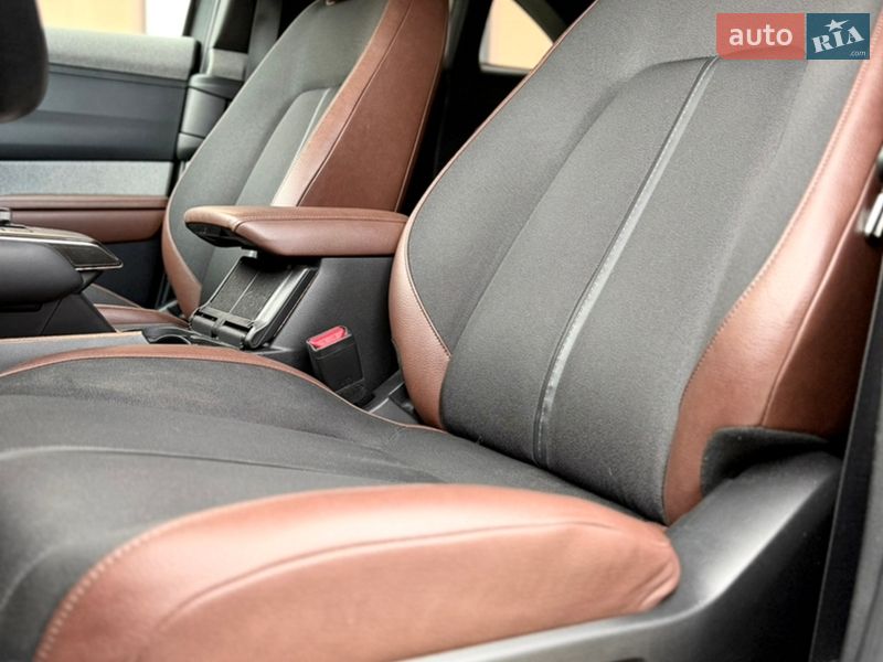 Позашляховик / Кросовер Mazda MX-30 2020 в Ужгороді