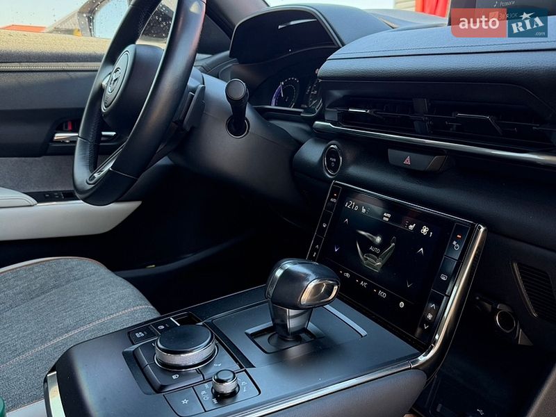 Внедорожник / Кроссовер Mazda MX-30 2020 в Киеве