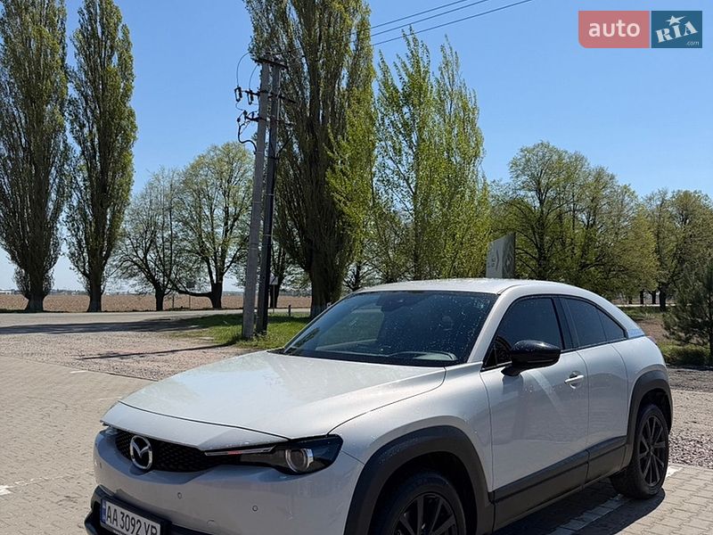 Внедорожник / Кроссовер Mazda MX-30 2020 в Киеве