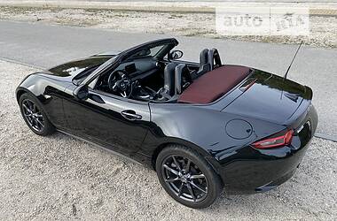 Родстер Mazda MX-5 2017 в 