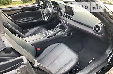 Родстер Mazda MX-5 2017 в 