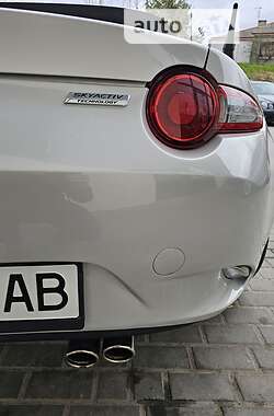 Родстер Mazda MX-5 2015 в 