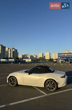 Родстер Mazda MX-5 2016 в 