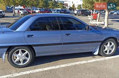 Седан Mazda Persona 1989 в 