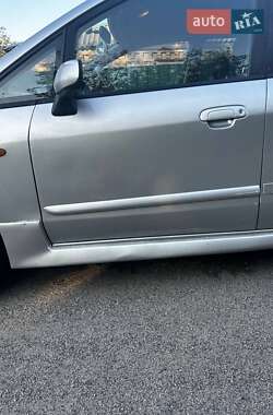 Минивэн Mazda Premacy 2004 в 