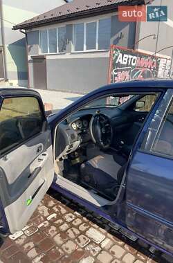 Минивэн Mazda Premacy 2003 в 