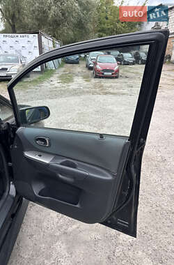 Минивэн Mazda Premacy 2003 в 