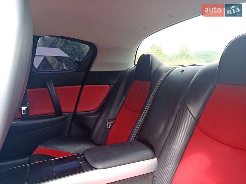 Купе Mazda RX-8 2004 в Воловце