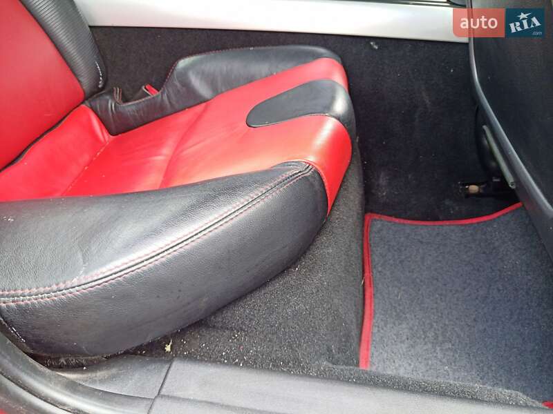 Купе Mazda RX-8 2004 в Воловцю