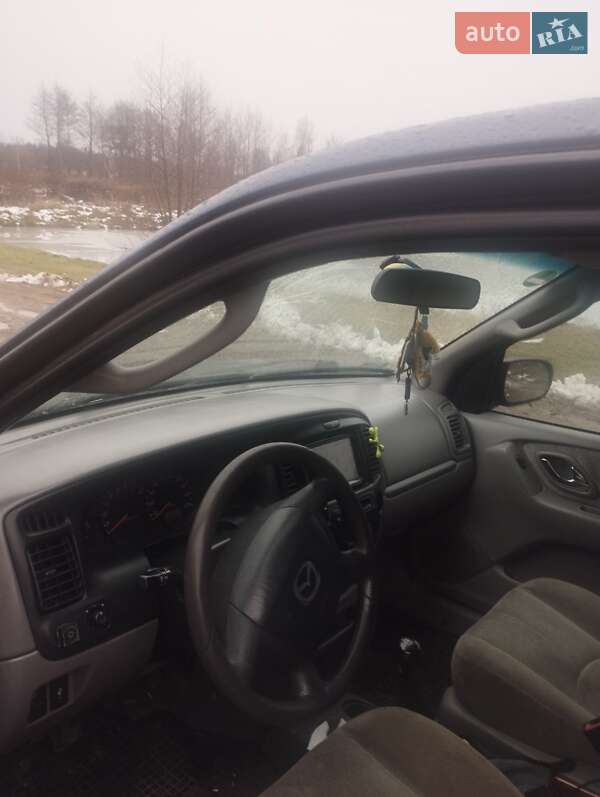 Внедорожник / Кроссовер Mazda Tribute 2001 в Гайсине