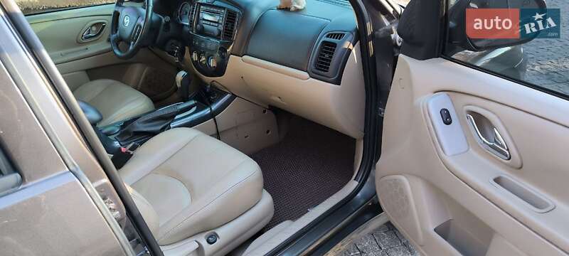 Внедорожник / Кроссовер Mazda Tribute 2005 в Хмельницком