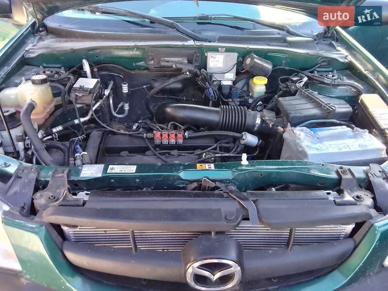Внедорожник / Кроссовер Mazda Tribute 2001 в Остроге