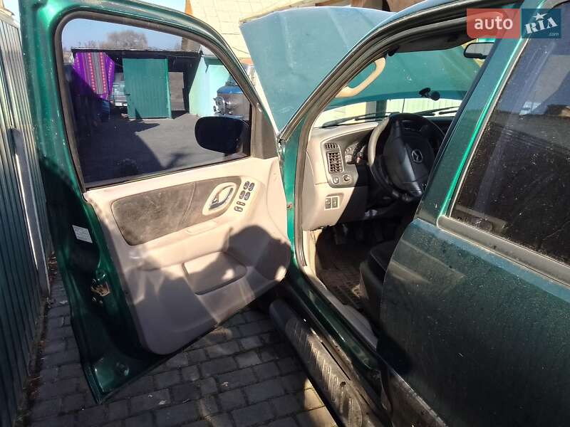 Внедорожник / Кроссовер Mazda Tribute 2001 в Остроге