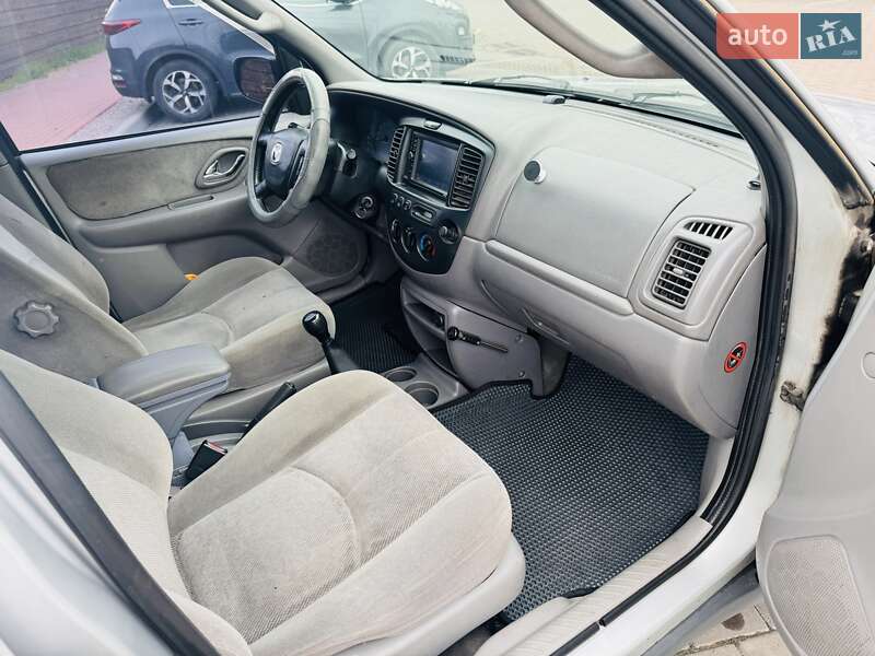 Внедорожник / Кроссовер Mazda Tribute 2001 в Белогородке
