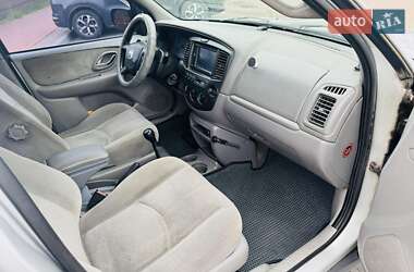 Внедорожник / Кроссовер Mazda Tribute 2001 в 