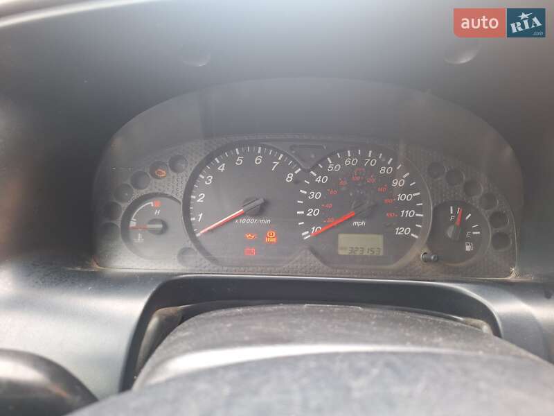 Позашляховик / Кросовер Mazda Tribute 2002 в Чернівцях