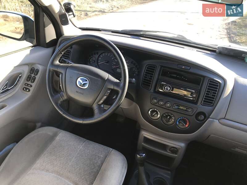 Внедорожник / Кроссовер Mazda Tribute 2001 в Харькове