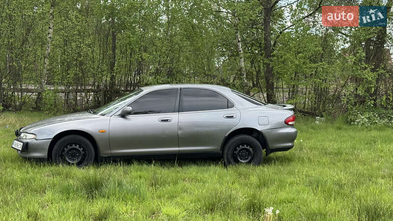 Седан Mazda Xedos 6 1996 в Глинном