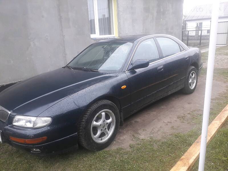 Седан Mazda Xedos 9 1995 в Березному