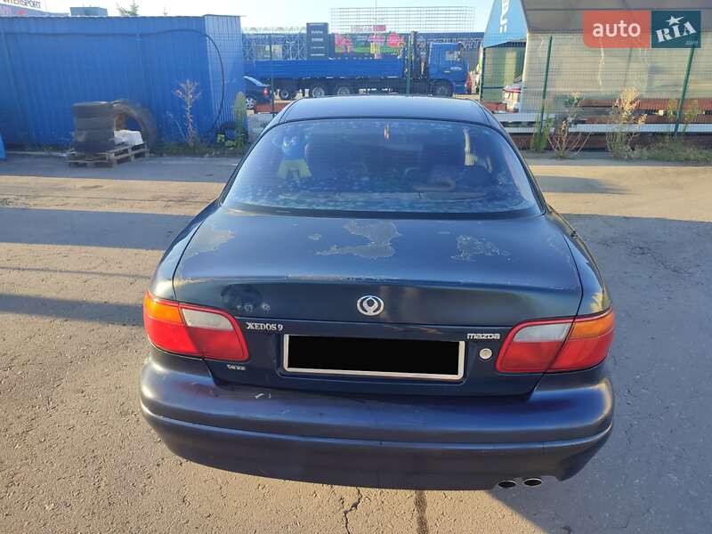 Седан Mazda Xedos 9 1996 в Киеве