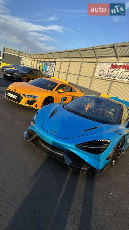 Купе McLaren 720S 2017 в Киеве