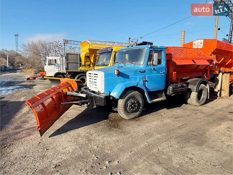 Пескоразбрасывающая машина МДК 4333 2004 в Днепре фото 2 Пескоразбрасывающая машина МДК 4333 2004 в Днепре