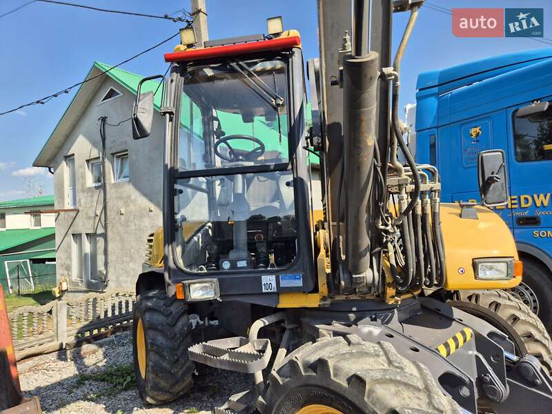 Колесный экскаватор Mecalac 12MXT 2011 в Бучаче фото 5 Колесный экскаватор Mecalac 12MXT 2011 в Бучаче