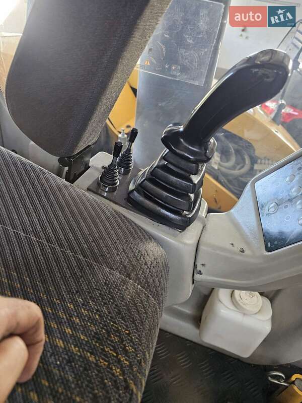 Колесный экскаватор Mecalac 12MXT 2011 в Бучаче фото 29 Колесный экскаватор Mecalac 12MXT 2011 в Бучаче