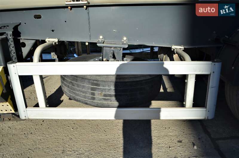 Цистерна полуприцеп Menci SA 2007 в Львове