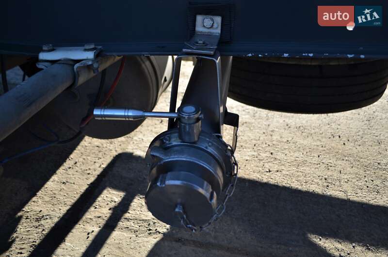 Цистерна полуприцеп Menci SA 2007 в Львове