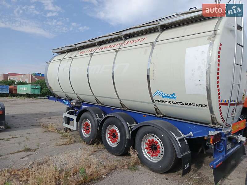 Цистерна полуприцеп Menci SA 2008 в Одессе