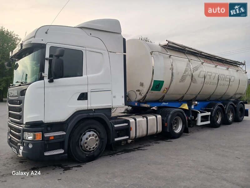 Цистерна напівпричіп Menci SA 2009 в Хмельницькому