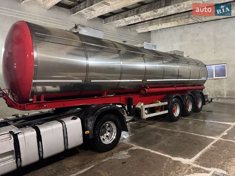 Цистерна напівпричіп Menci SL 1995 в Ужгороді