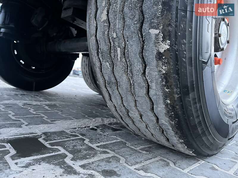 Цистерна полуприцеп Menci SL 1995 в Черновцах