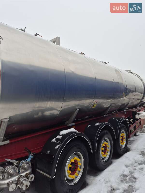 Цистерна полуприцеп Menci SL 2002 в Черкассах фото 4 Цистерна полуприцеп Menci SL 2002 в Черкассах