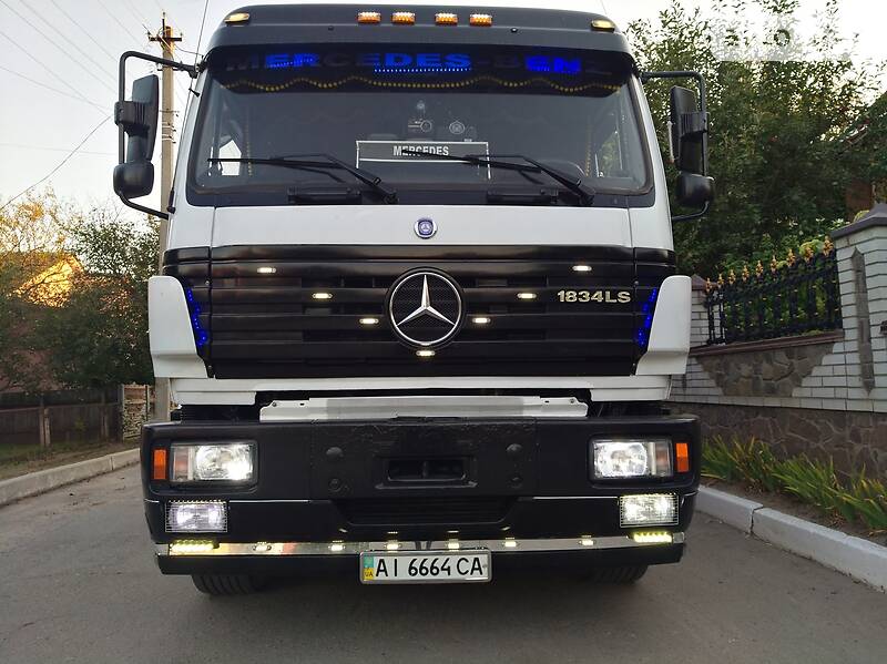 Mercedes-Benz 1834