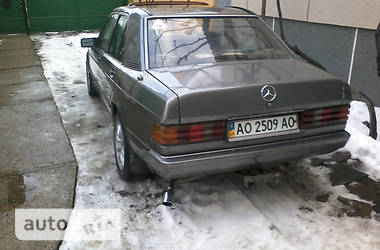 Седан Mercedes-Benz 190 1988 в Ужгороде