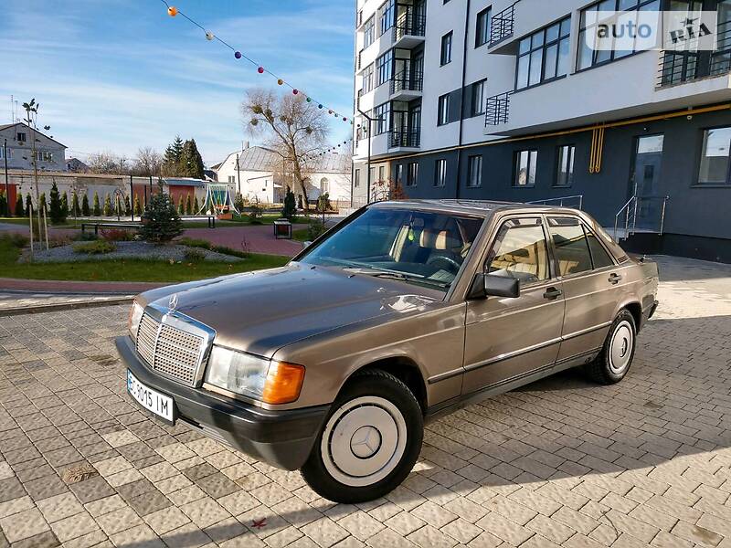 Седан Mercedes-Benz 190 1987 в Львові