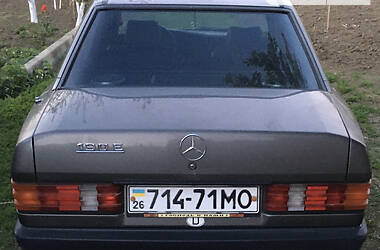 Седан Mercedes-Benz 190 1984 в Хотине