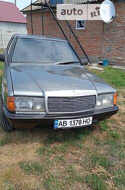 Седан Mercedes-Benz 190 1989 в Липовце