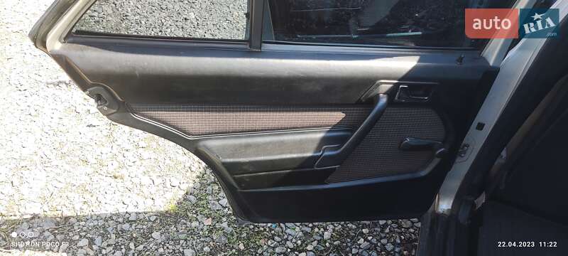 Седан Mercedes-Benz 190 1983 в Каменке