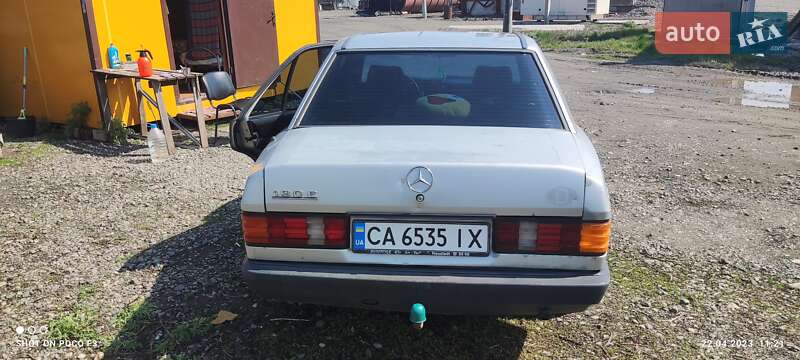Седан Mercedes-Benz 190 1983 в Каменке