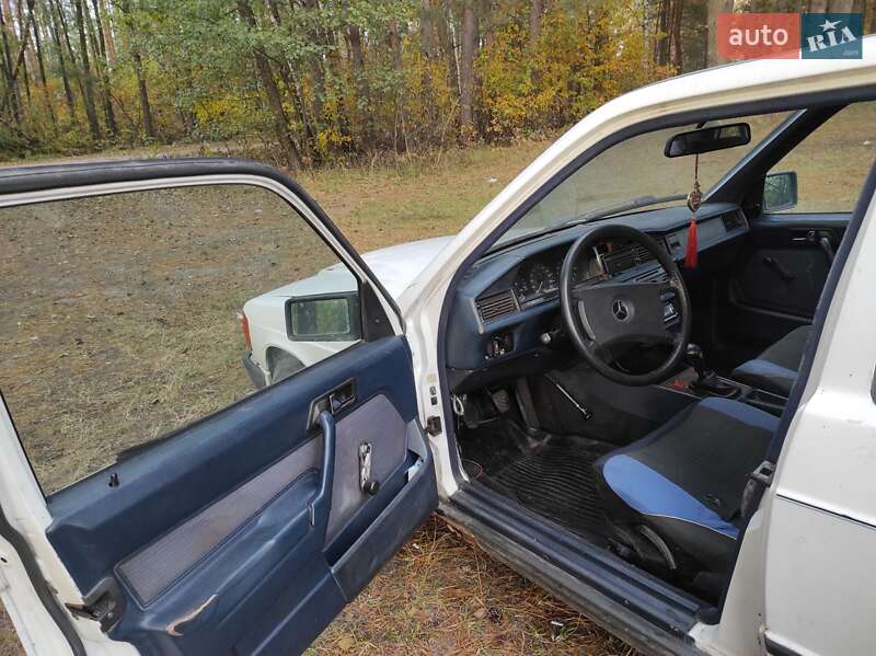 Седан Mercedes-Benz 190 1984 в Житомире