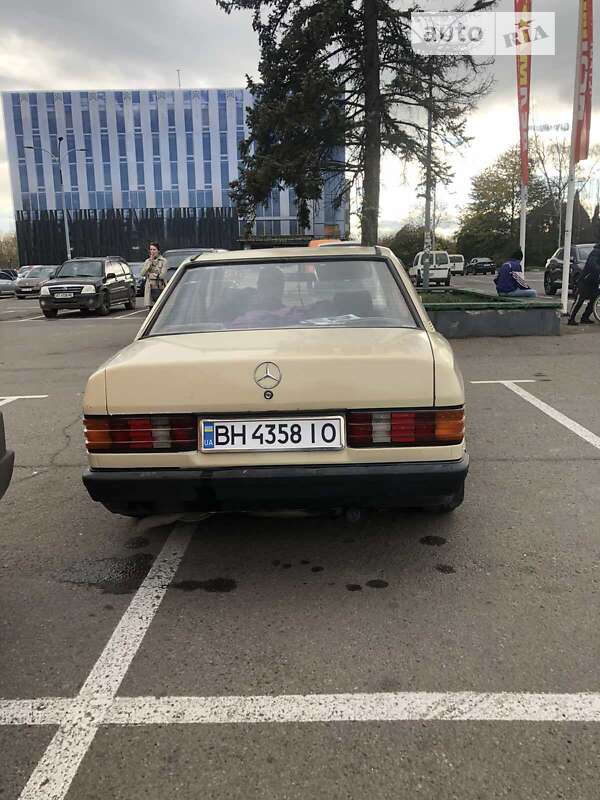 Седан Mercedes-Benz 190 1983 в Івано-Франківську