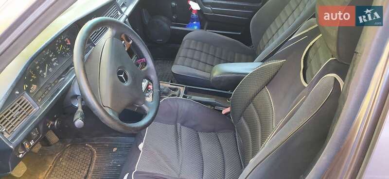 Седан Mercedes-Benz 190 1992 в Хороле