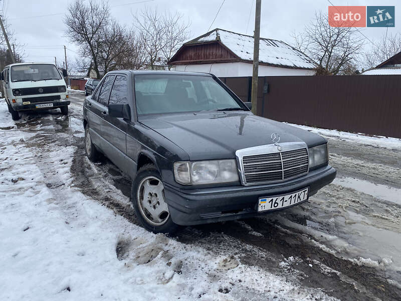 Седан Mercedes-Benz 190 1988 в Бобровице