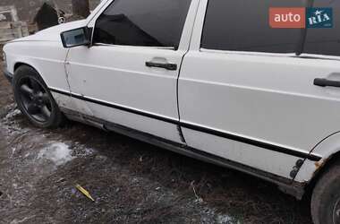 Седан Mercedes-Benz 190 1986 в Володарці