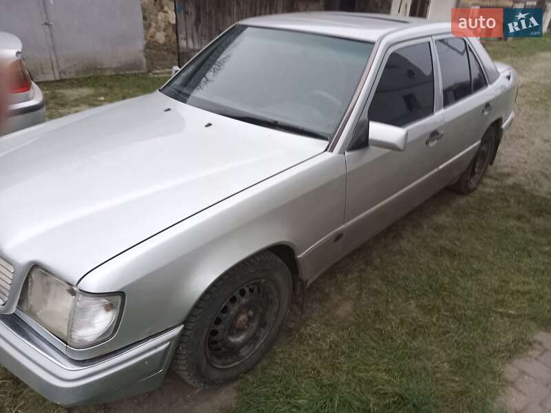 Седан Mercedes-Benz 190 1993 в Долині