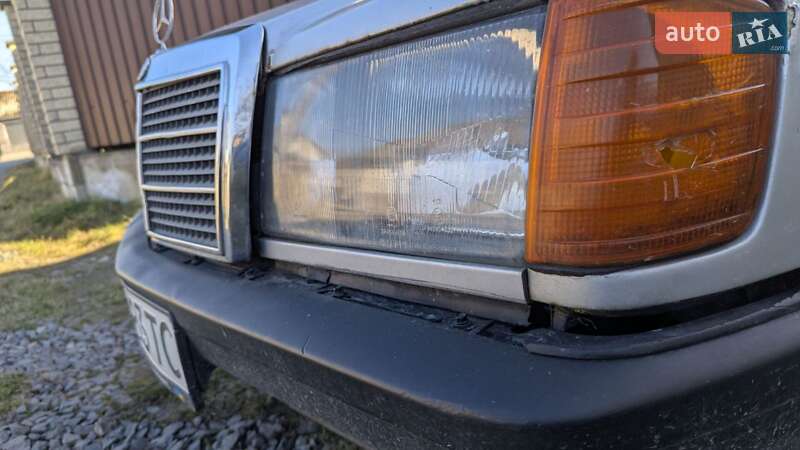 Седан Mercedes-Benz 190 1988 в Золочеві